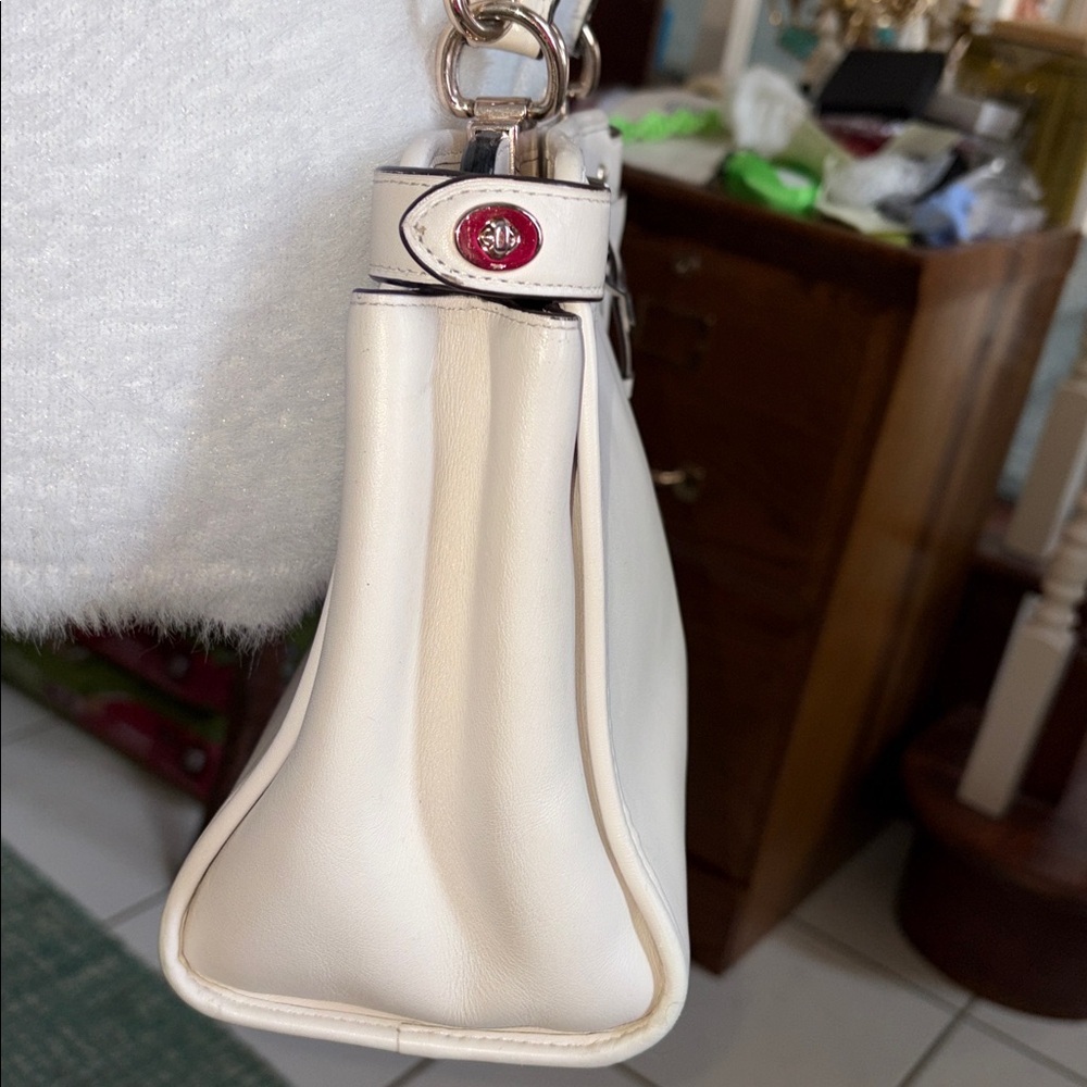 Coach Satchel Crossbody bag smooth leather cream/gold tone 4 turn locks EUC - Picture 5 of 17